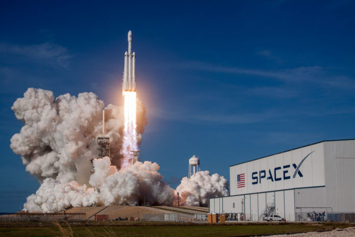 SpaceX, Blue Origin Will Supply NASA With Moon-Landing Equipment